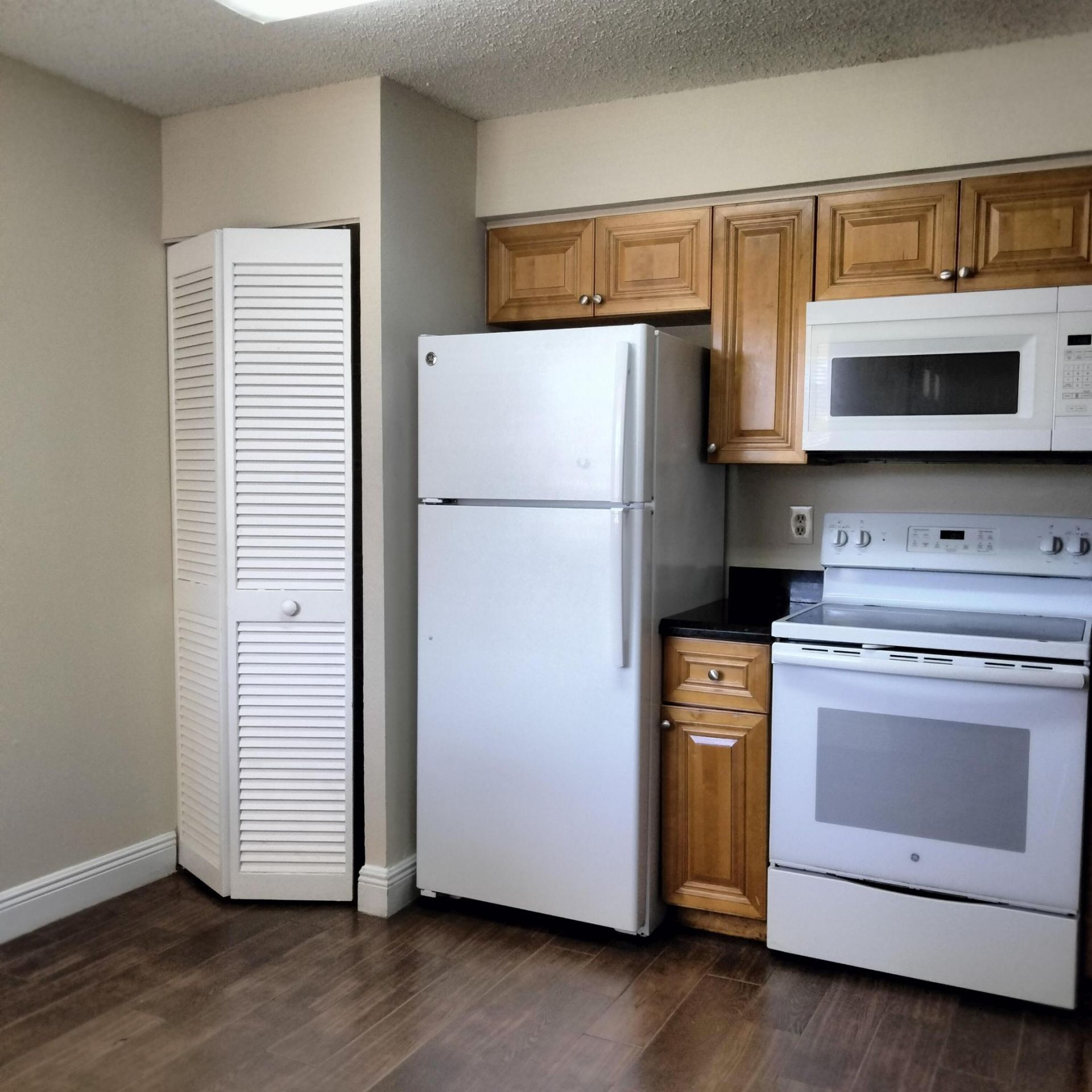 21206 Glenmoor Drive, Unit 21206, West Palm Beach, FL 33409 Photo