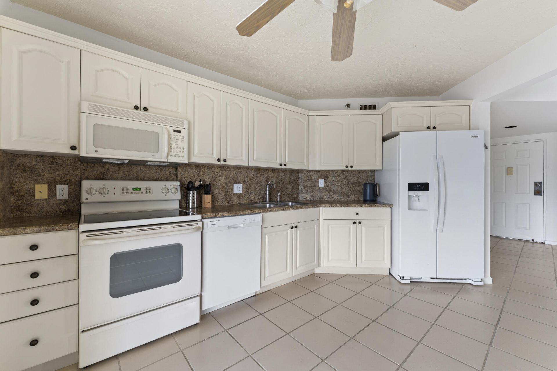 7507 La Paz Boulevard, Unit 407, Boca Raton, FL 33433 Photo