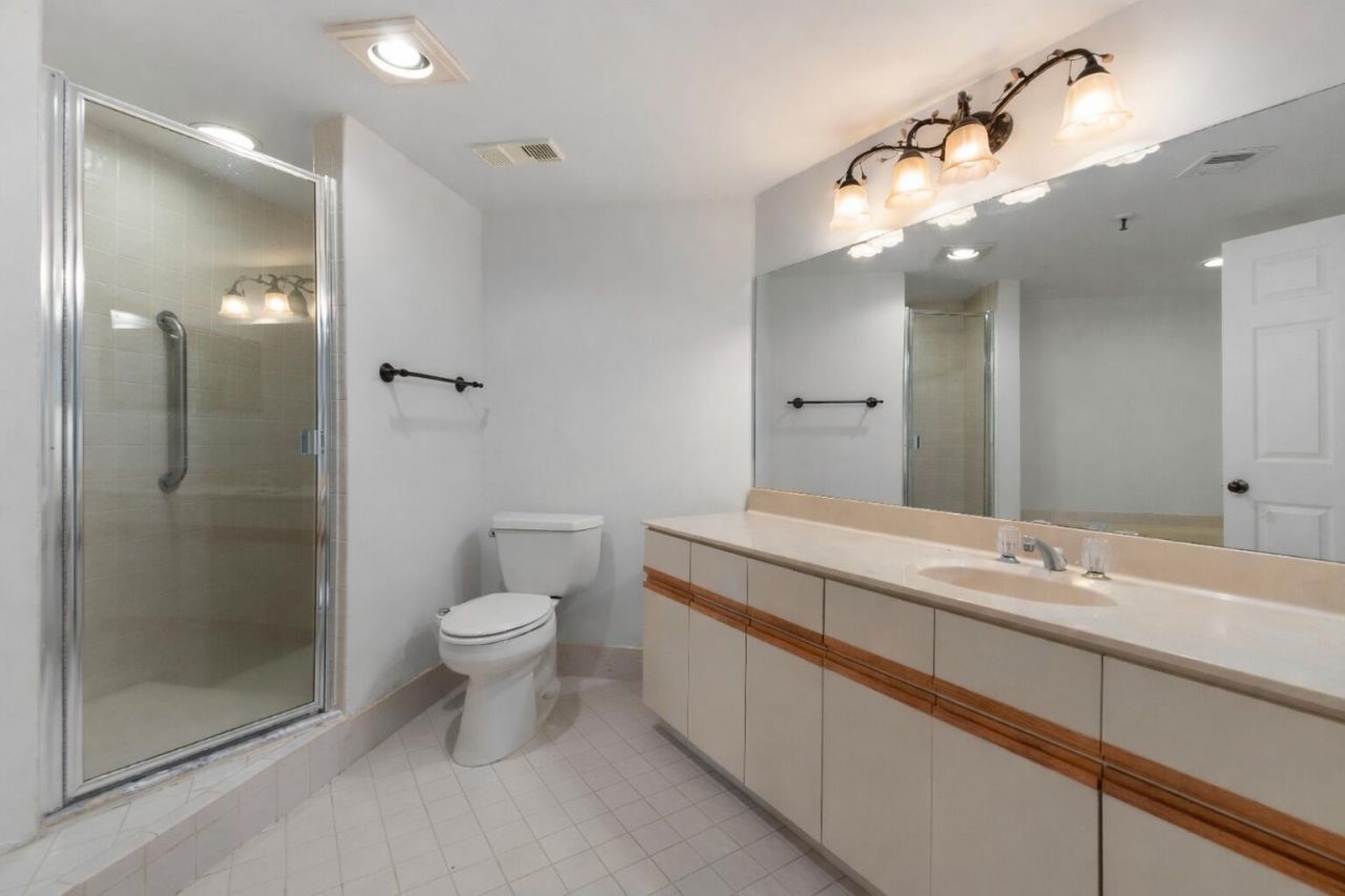 7507 La Paz Boulevard, Unit 407, Boca Raton, FL 33433 Photo