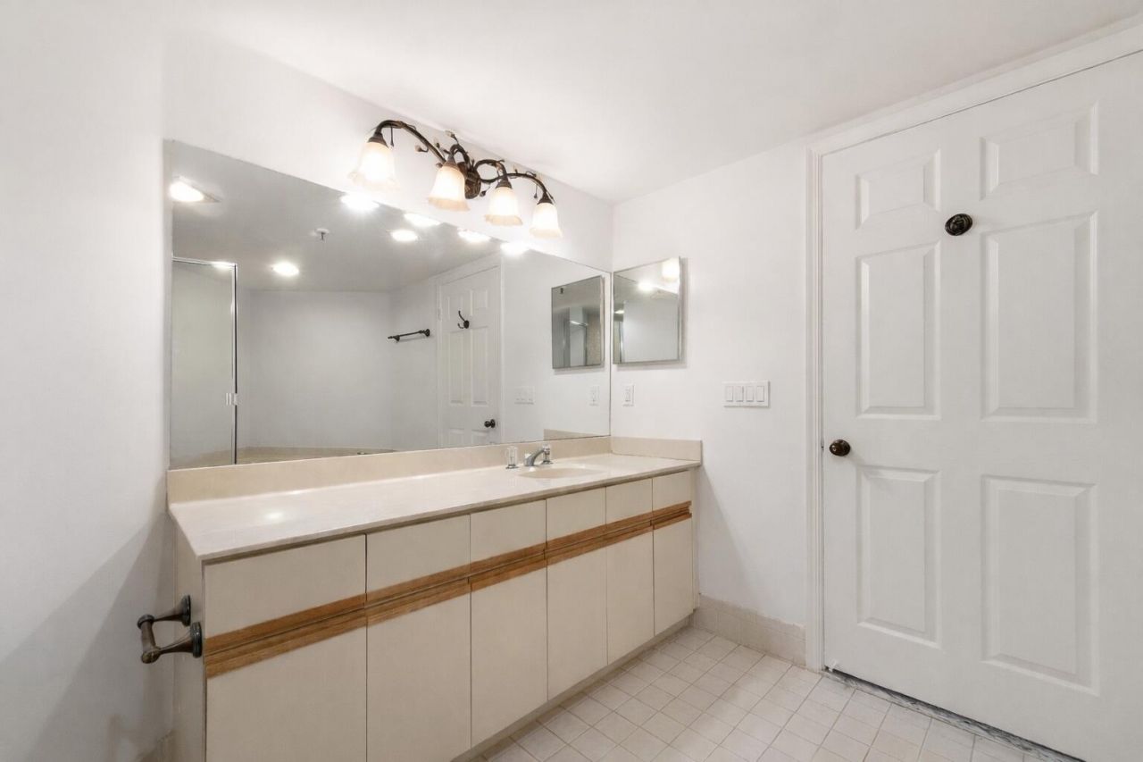 7507 La Paz Boulevard, Unit 407, Boca Raton, FL 33433 Photo