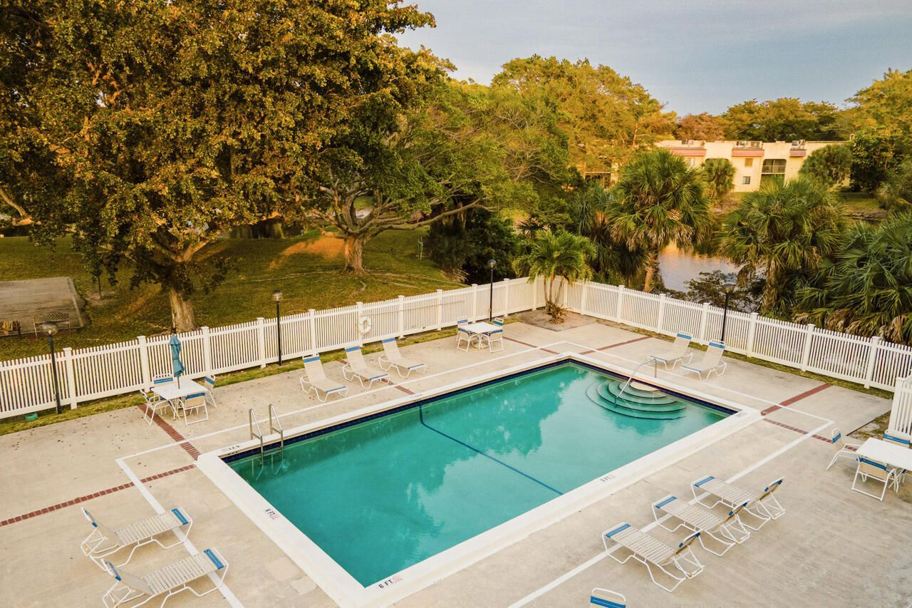 930 SW 9th Street Circle, Unit 205, Boca Raton, FL 33486 Photo