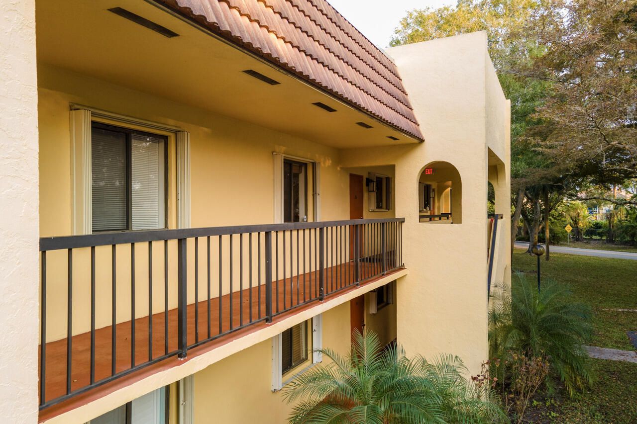 930 SW 9th Street Circle, Unit 205, Boca Raton, FL 33486 Photo