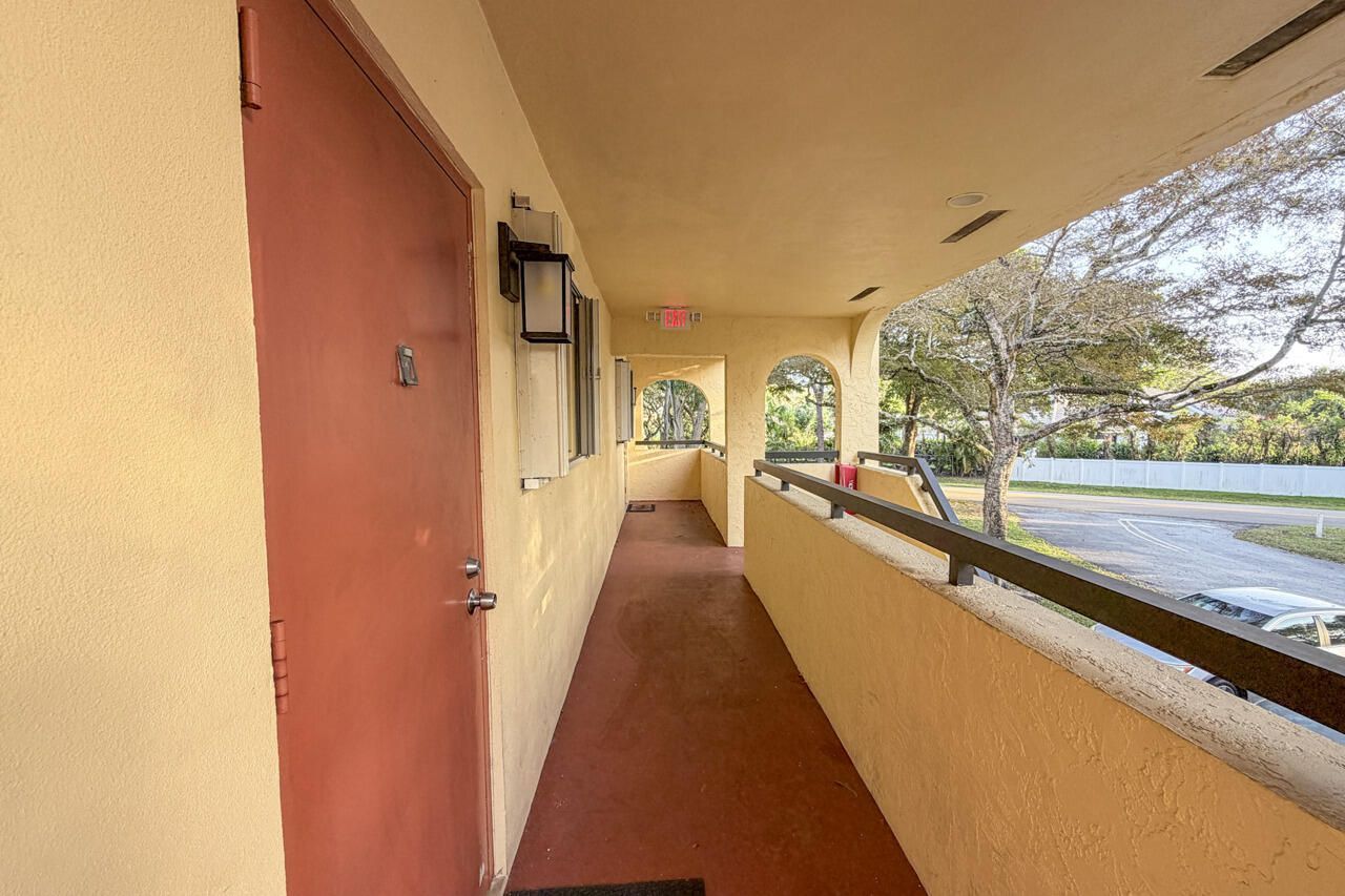 930 SW 9th Street Circle, Unit 205, Boca Raton, FL 33486 Photo