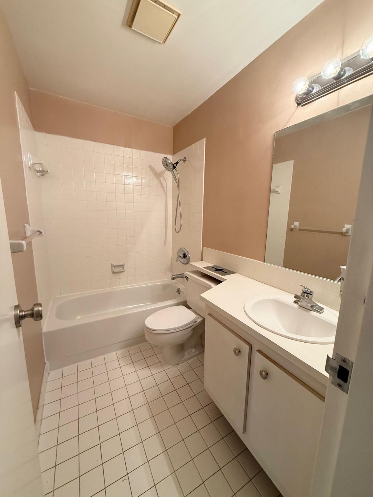 930 SW 9th Street Circle, Unit 205, Boca Raton, FL 33486 Photo