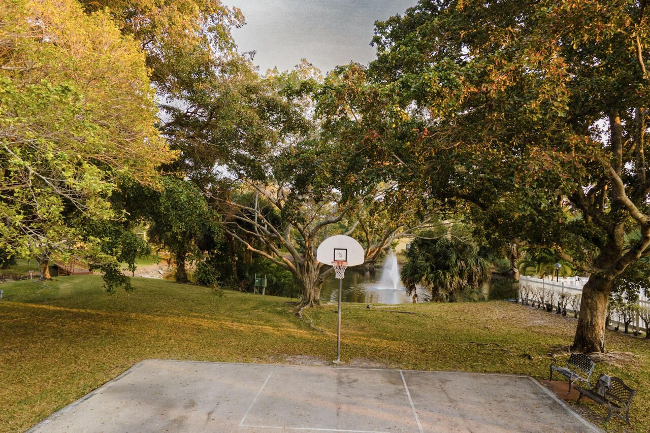 930 SW 9th Street Circle, Unit 205, Boca Raton, FL 33486 Photo