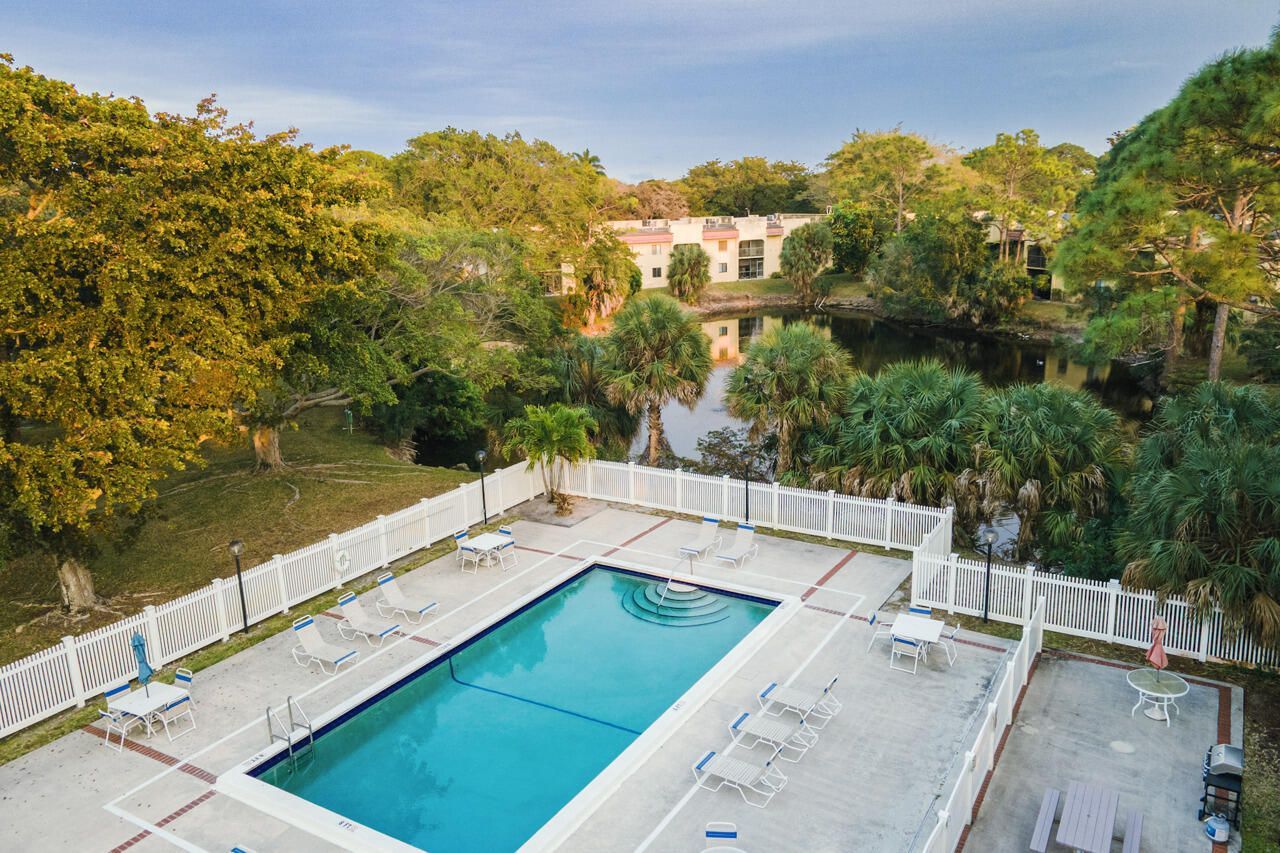 930 SW 9th Street Circle, Unit 205, Boca Raton, FL 33486 Photo