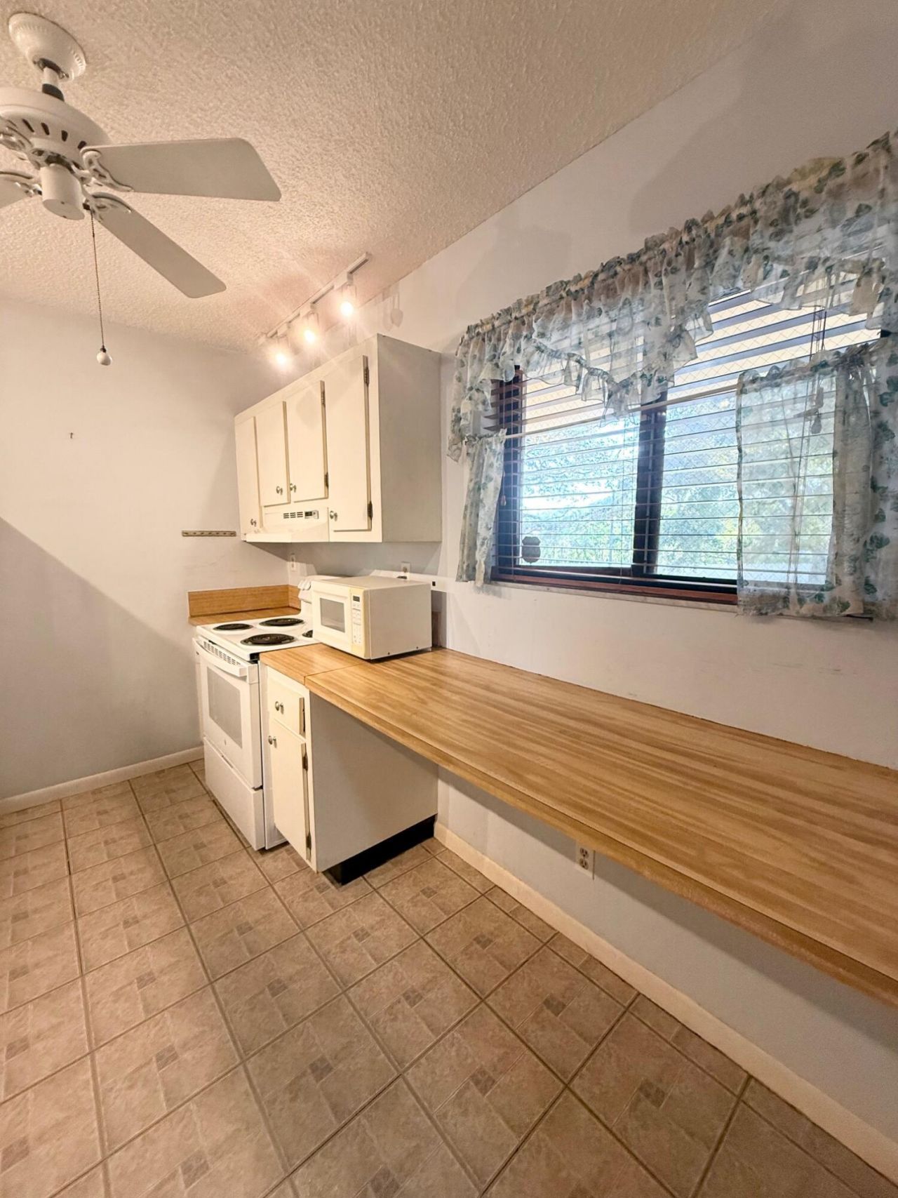 930 SW 9th Street Circle, Unit 205, Boca Raton, FL 33486 Photo