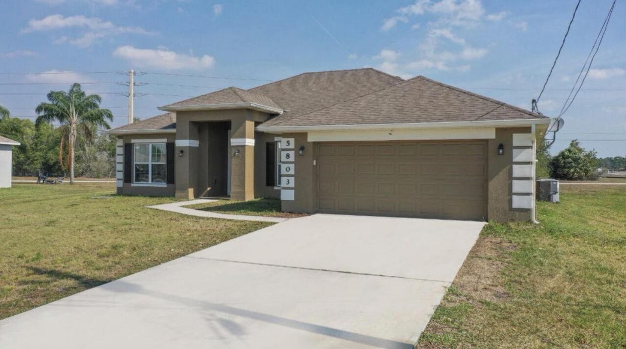 5803 NW Dooley Circle, Port Saint Lucie, FL 34986 Photo