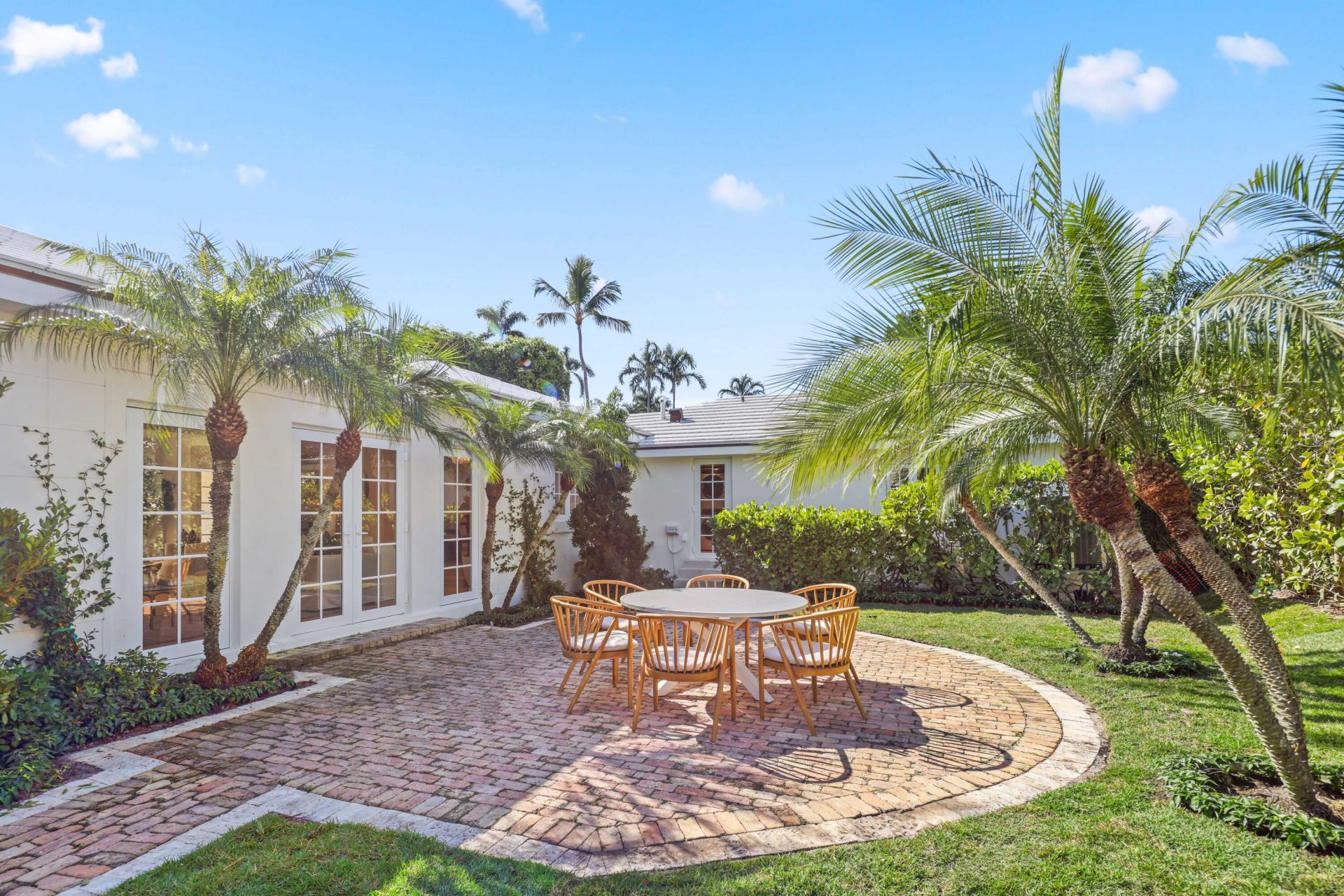257 Via Linda, Palm Beach, FL 33480 Photo