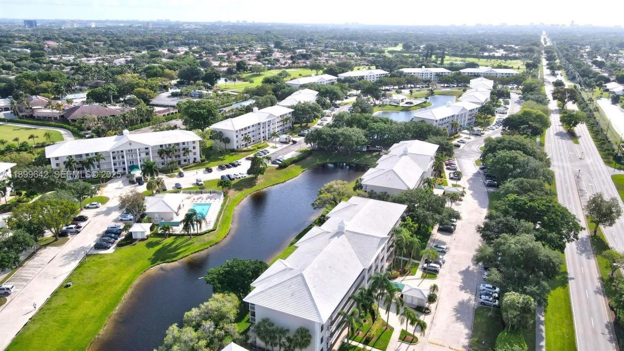 6073 Balboa Circle, Unit 204, Boca Raton, FL 33433 Photo