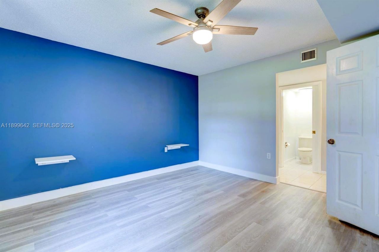 6073 Balboa Circle, Unit 204, Boca Raton, FL 33433 Photo