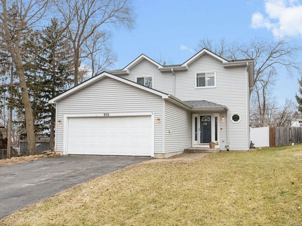 905 Grand Boulevard, Wauconda, IL 60084