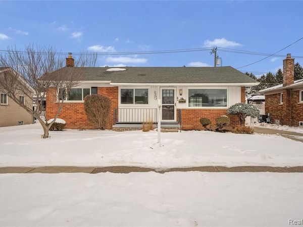 20886 Crestmont Lane , Dearborn Heights, MI 48127