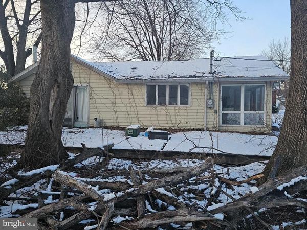 1054 WATER GAP LANE, DAUPHIN, PA 17018