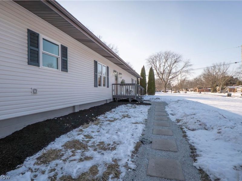 590 Eleanora Drive, Cuyahoga Falls, OH 44223 Photo 2