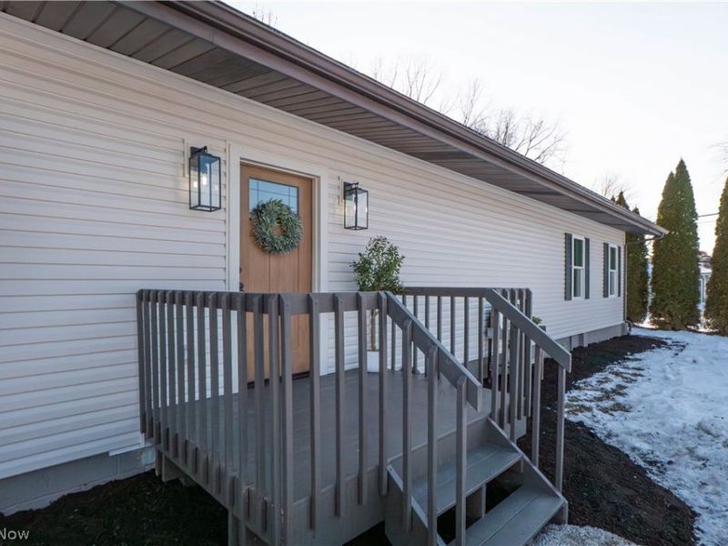 590 Eleanora Drive, Cuyahoga Falls, OH 44223 Photo 3