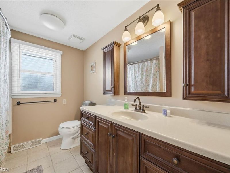 2525 Hollyview Avenue NE, Canton, OH 44721 Photo 24