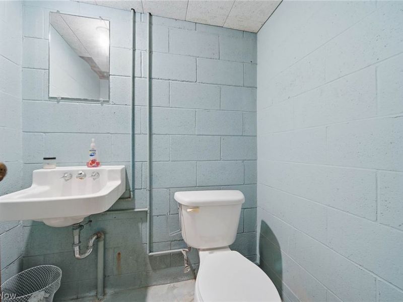 2525 Hollyview Avenue NE, Canton, OH 44721 Photo 32