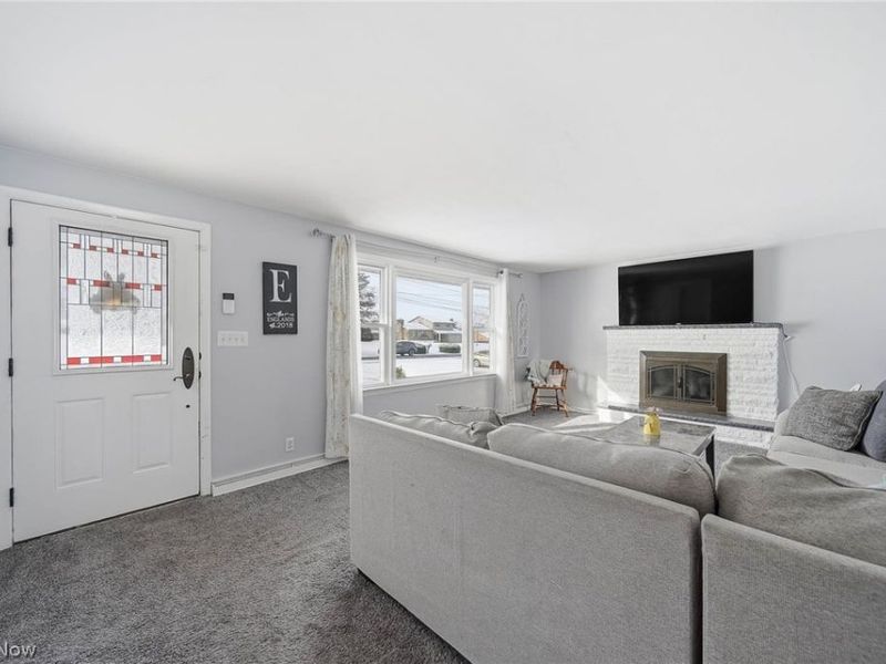 2525 Hollyview Avenue NE, Canton, OH 44721 Photo 7