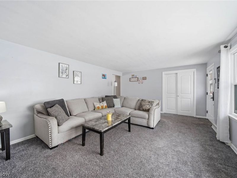 2525 Hollyview Avenue NE, Canton, OH 44721 Photo 8