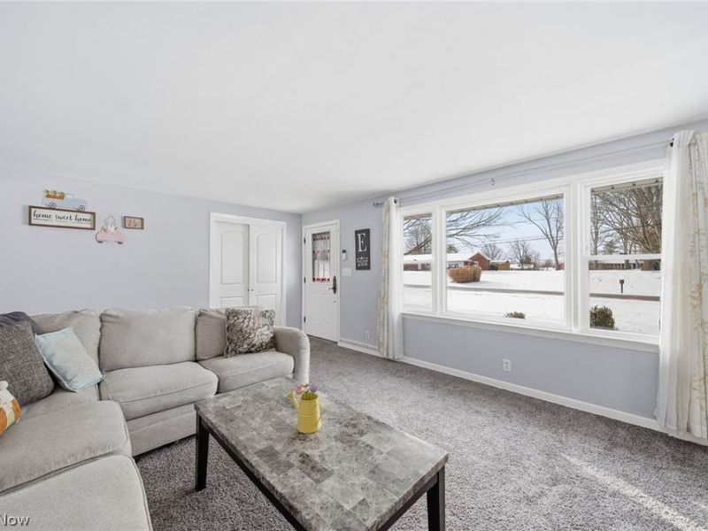 2525 Hollyview Avenue NE, Canton, OH 44721 Photo 9