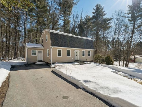9 Berry Hill Road, Hooksett, NH 03106