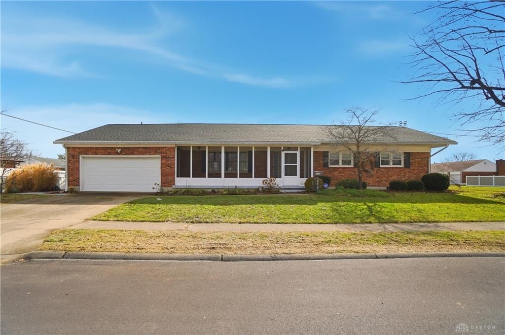 105 W Roger Drive, Trenton, OH 45067 Main Photo