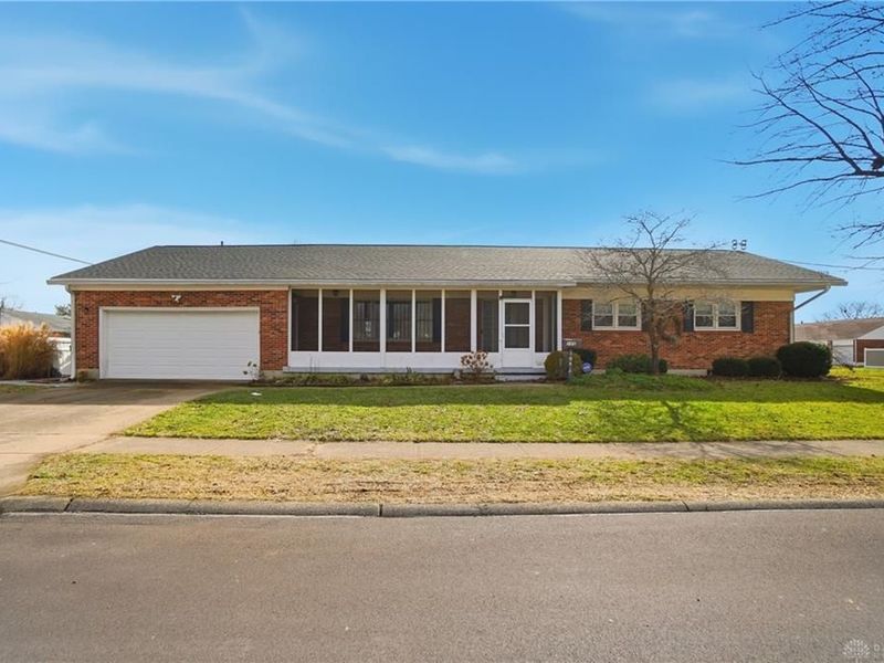 105 W Roger Drive, Trenton, OH 45067 Photo 1