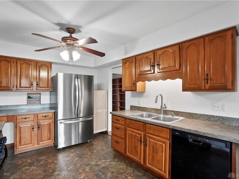 105 W Roger Drive, Trenton, OH 45067 Photo 18