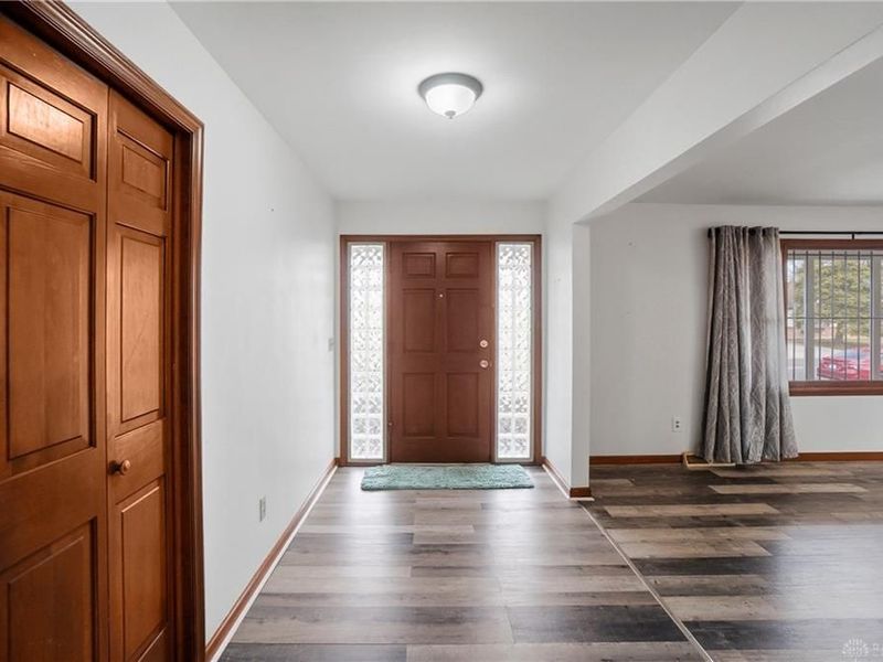 105 W Roger Drive, Trenton, OH 45067 Photo 6