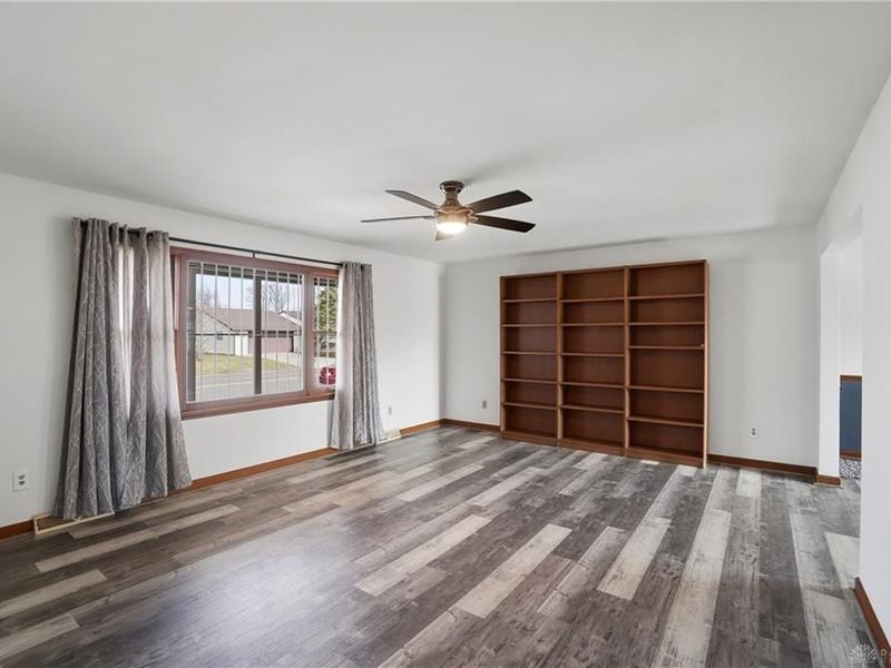 105 W Roger Drive, Trenton, OH 45067 Photo 9