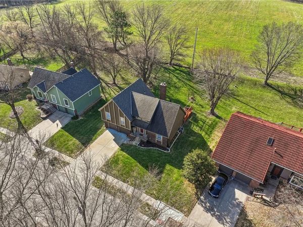 3711 NE Beechwood Drive, Lee's Summit, MO 64064
