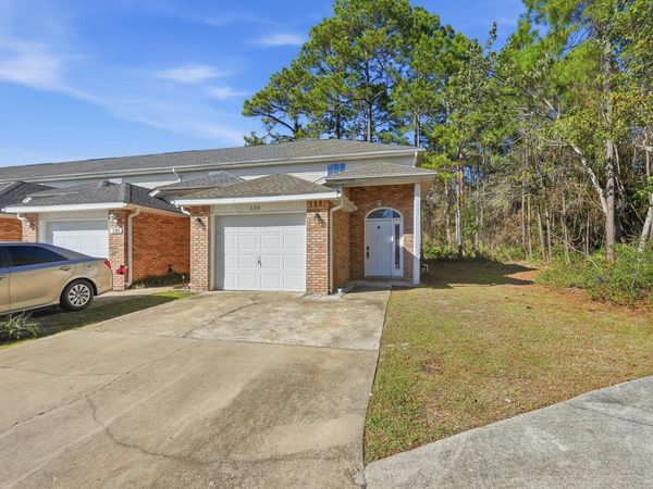 135 Noblat Drive, Mary Esther, FL 32569