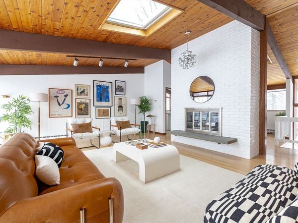 134 Rangeley Rd, Brookline, MA 02467