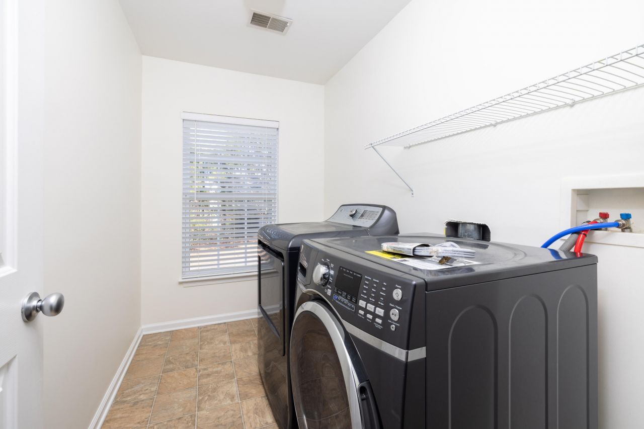 7552 Hawks Circle Photo 33