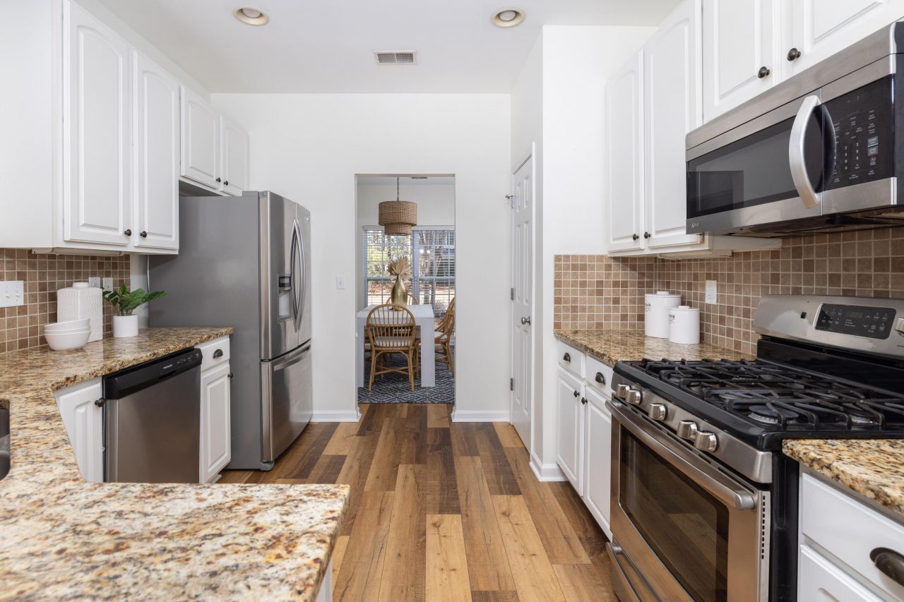 7552 Hawks Circle Photo 9