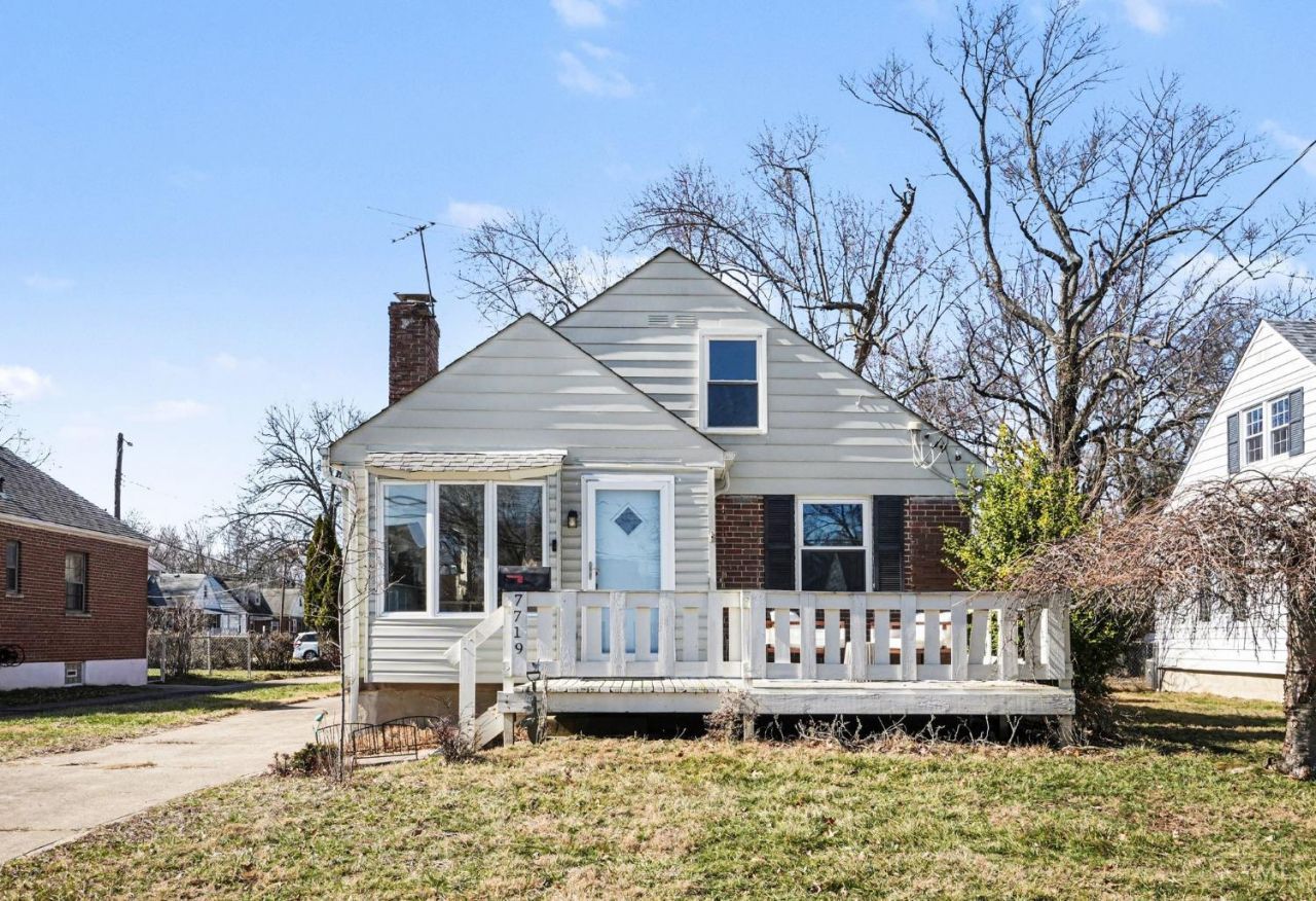 7719 Dearborn Avenue, Deer Park, OH 45236 Main Photo