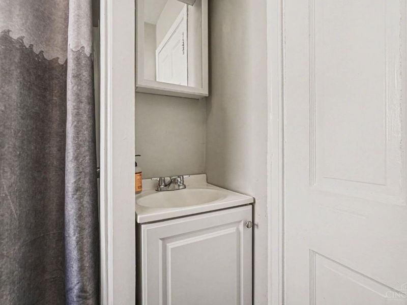 7719 Dearborn Avenue, Deer Park, OH 45236 Photo 14