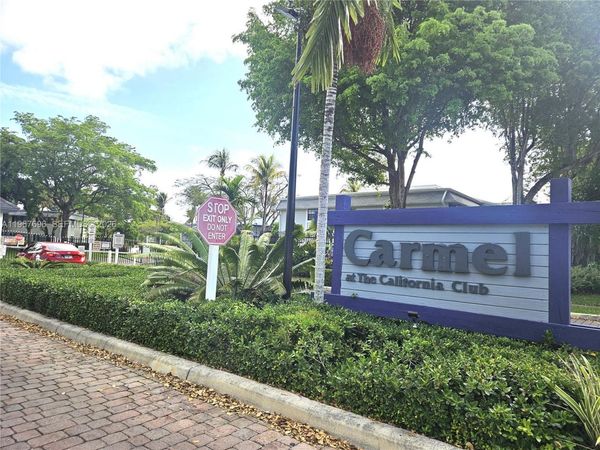 915 NE 199th St, Unit 206-15, Miami, FL 33179