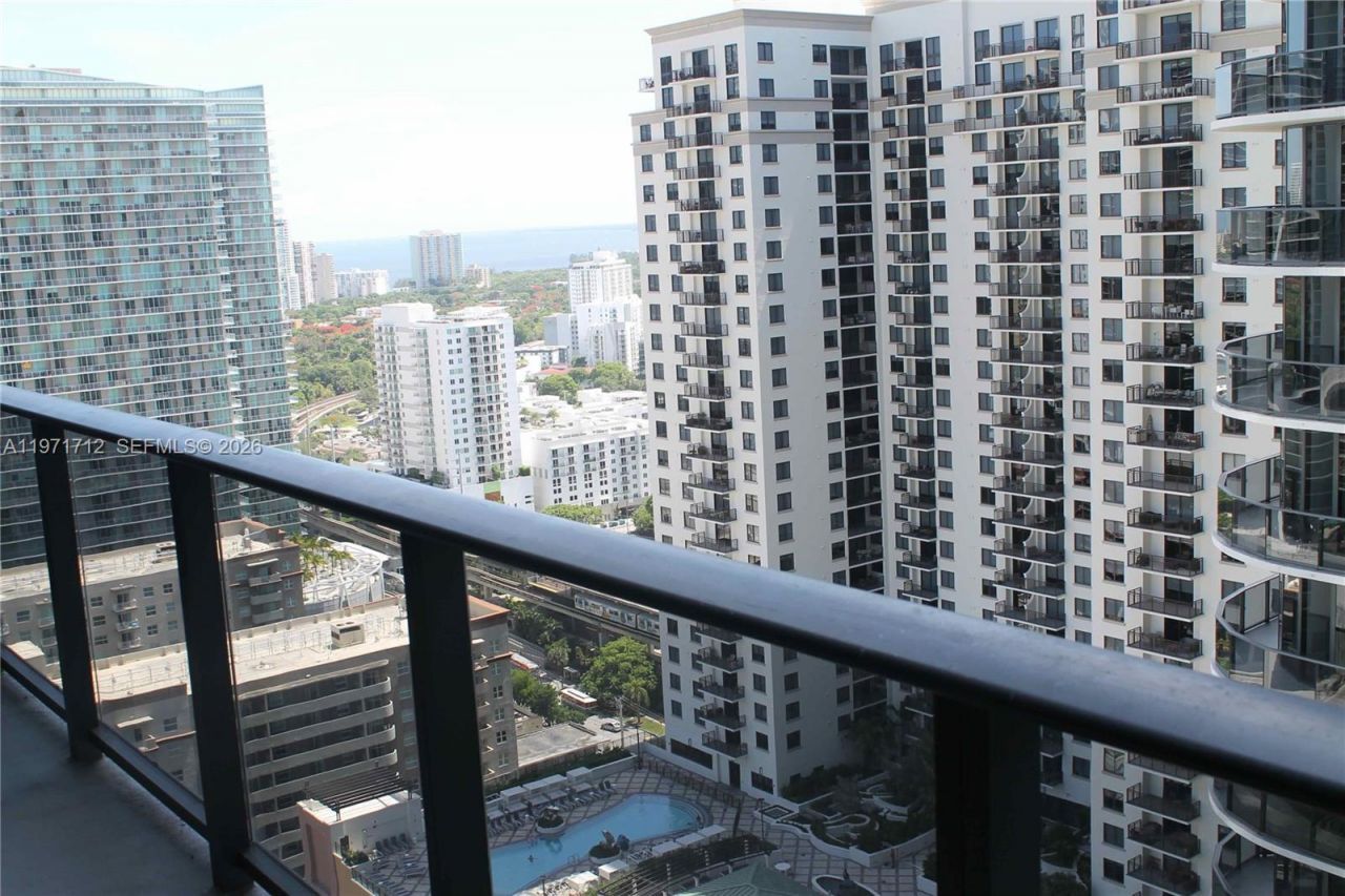 45 SW 9th St, Unit 2807, Miami, FL 33130 Photo