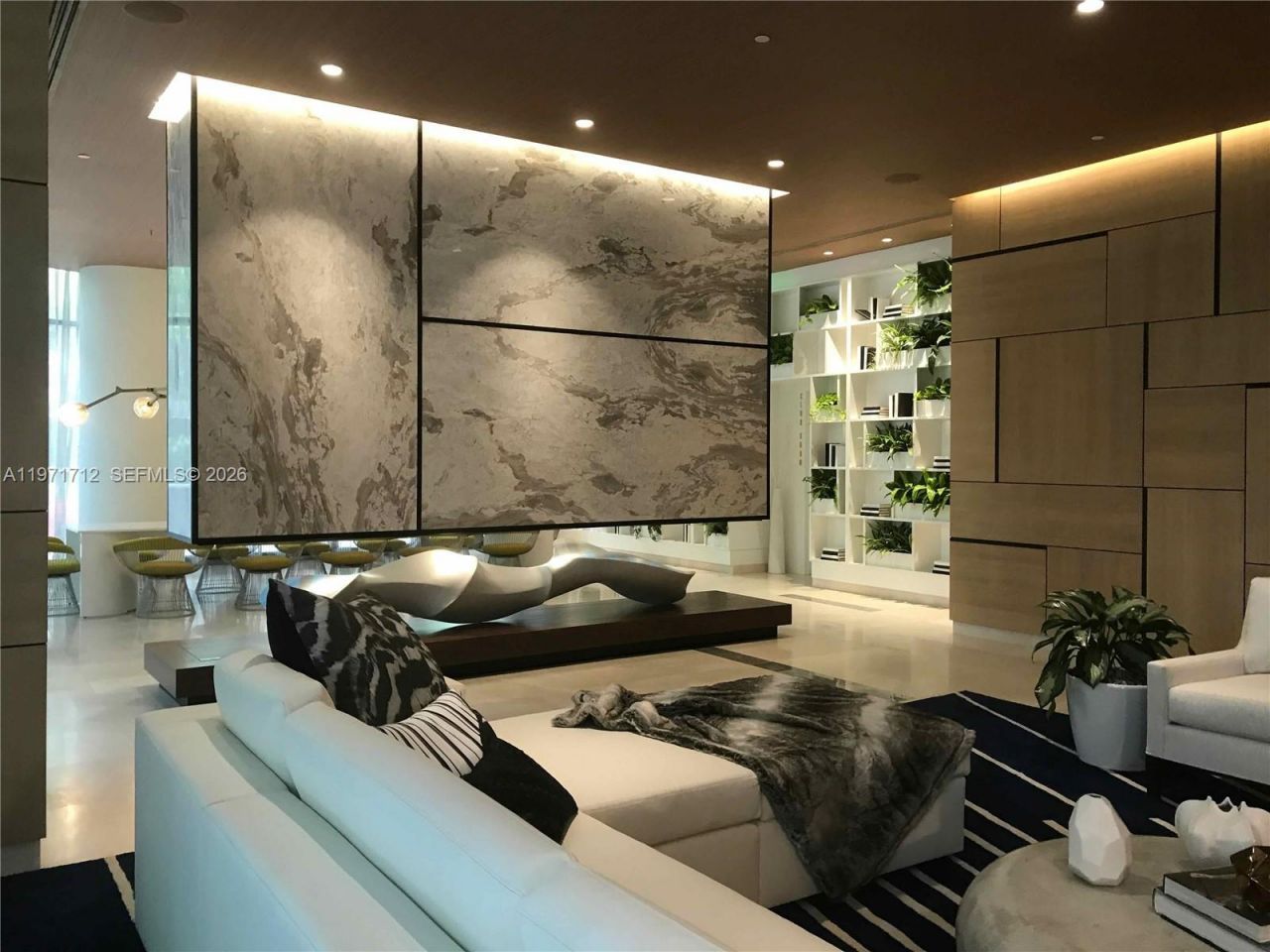 45 SW 9th St, Unit 2807, Miami, FL 33130 Photo