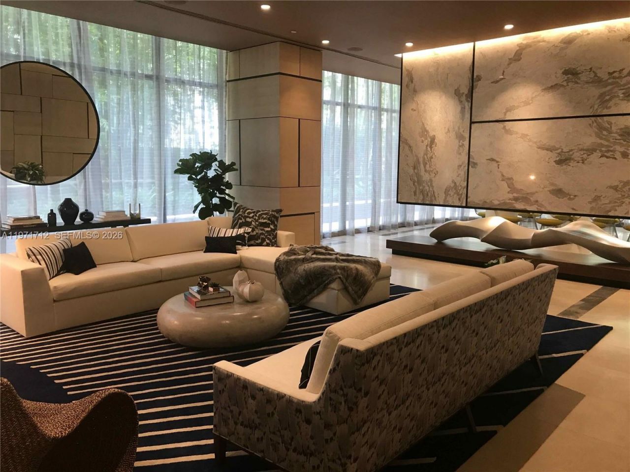 45 SW 9th St, Unit 2807, Miami, FL 33130 Photo