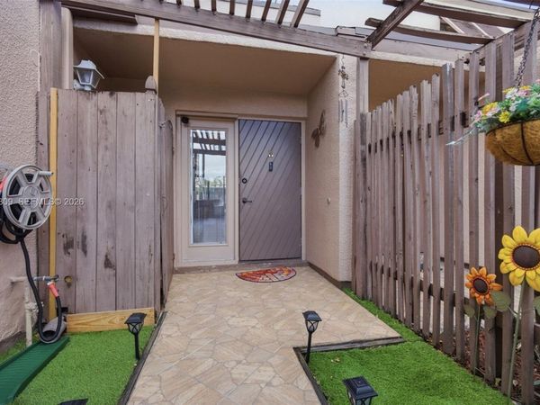 12399 NW 11th St, Pembroke Pines, FL 33026