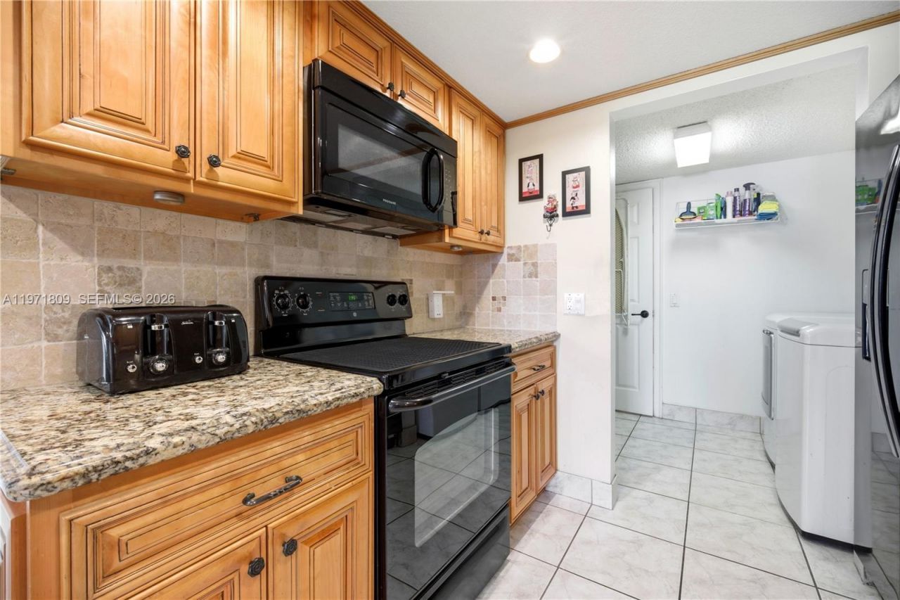 12399 NW 11th St, Pembroke Pines, FL 33026 Photo