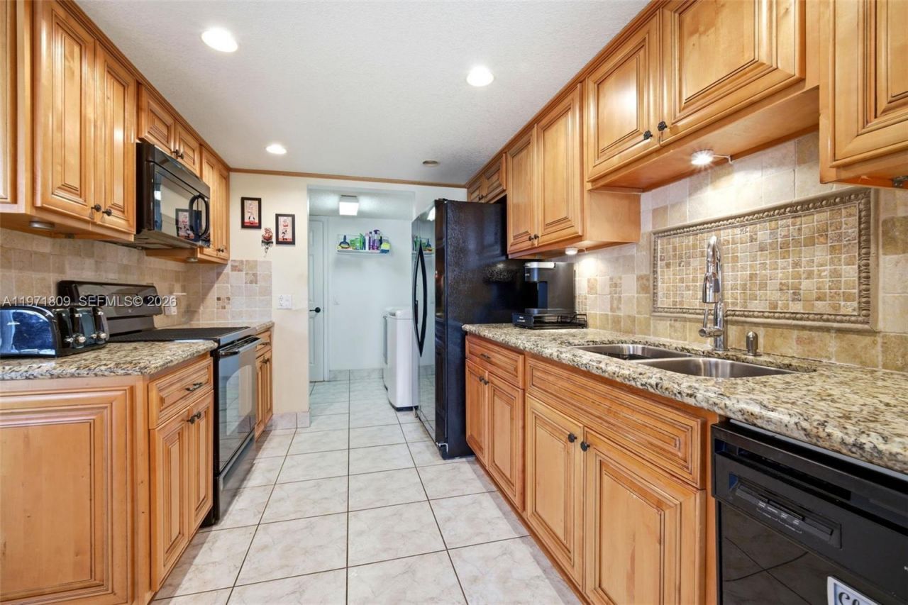 12399 NW 11th St, Pembroke Pines, FL 33026 Photo