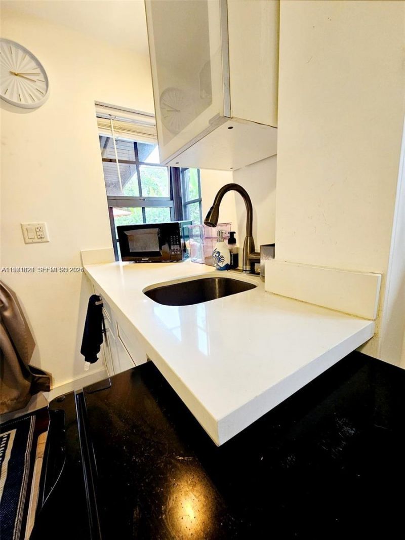 2109 Red Rd, Unit -, Coral Gables, FL 33155 Photo