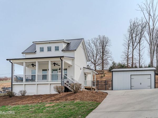 718 Offutt Rd, Clinton, TN 37716