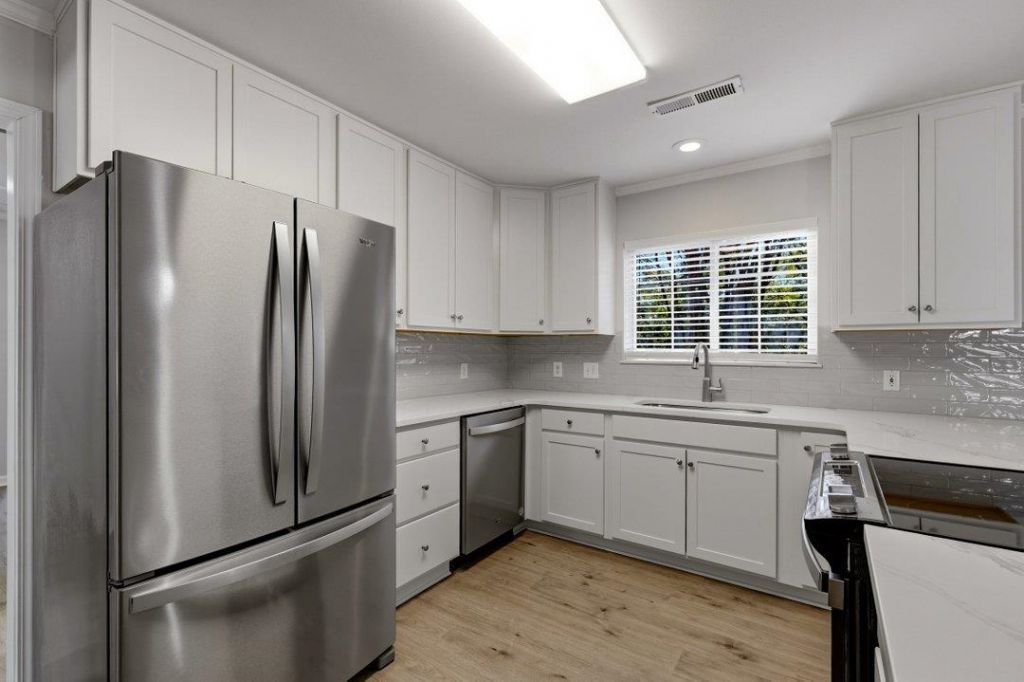 501 Hillside Dr. N  Photo 12