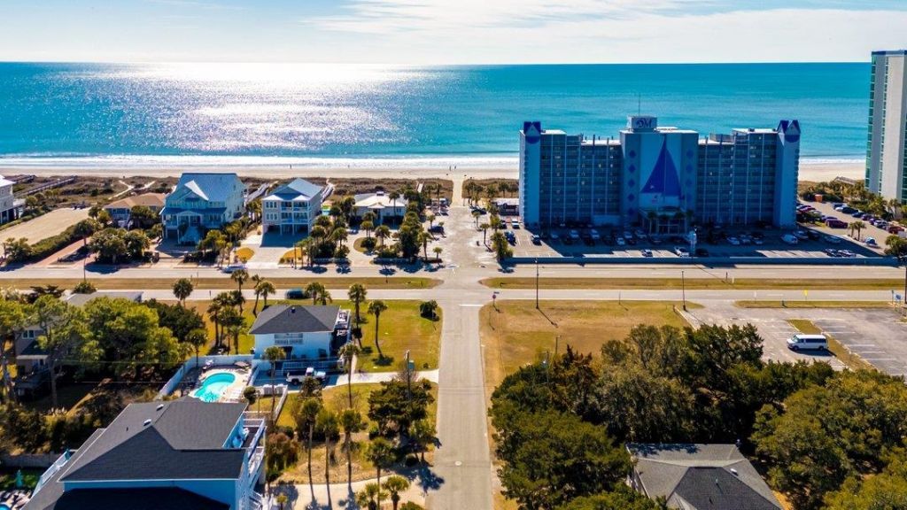 501 Hillside Dr. N  Photo 42