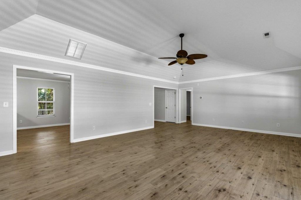 501 Hillside Dr. N  Photo 7